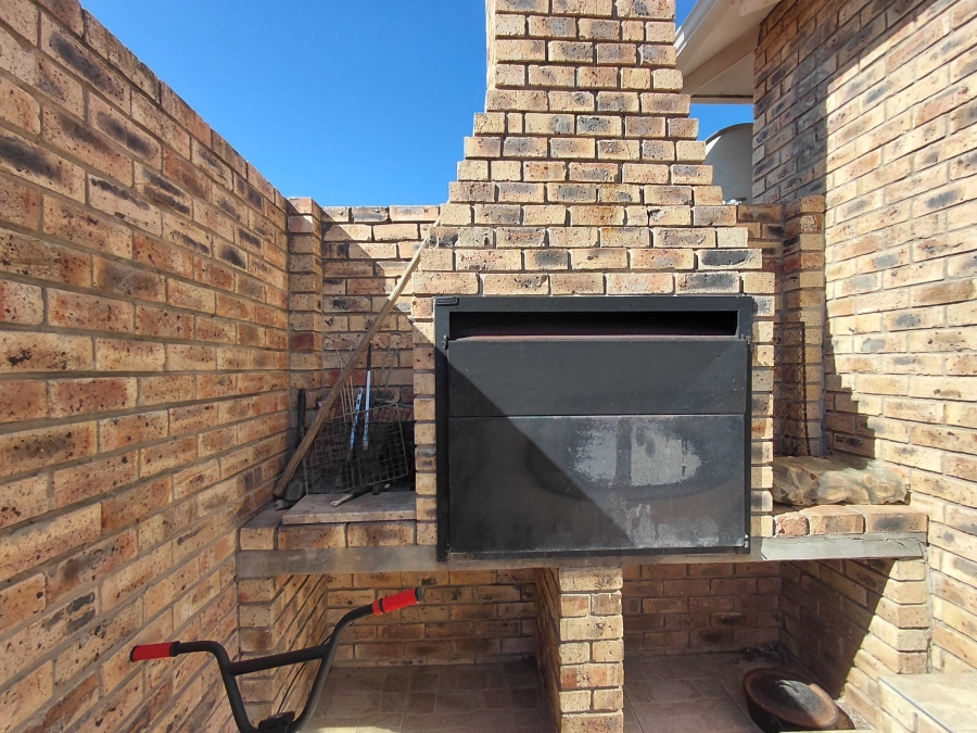 2 Bedroom Property for Sale in Campher Park Eastern Cape